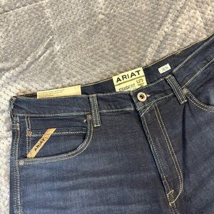Ariat Men's Blue Straight Fit M5 Jeans 38/34